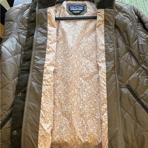 Patagonia Olive Quilted Puffer Jacket with Floral Inner Lining